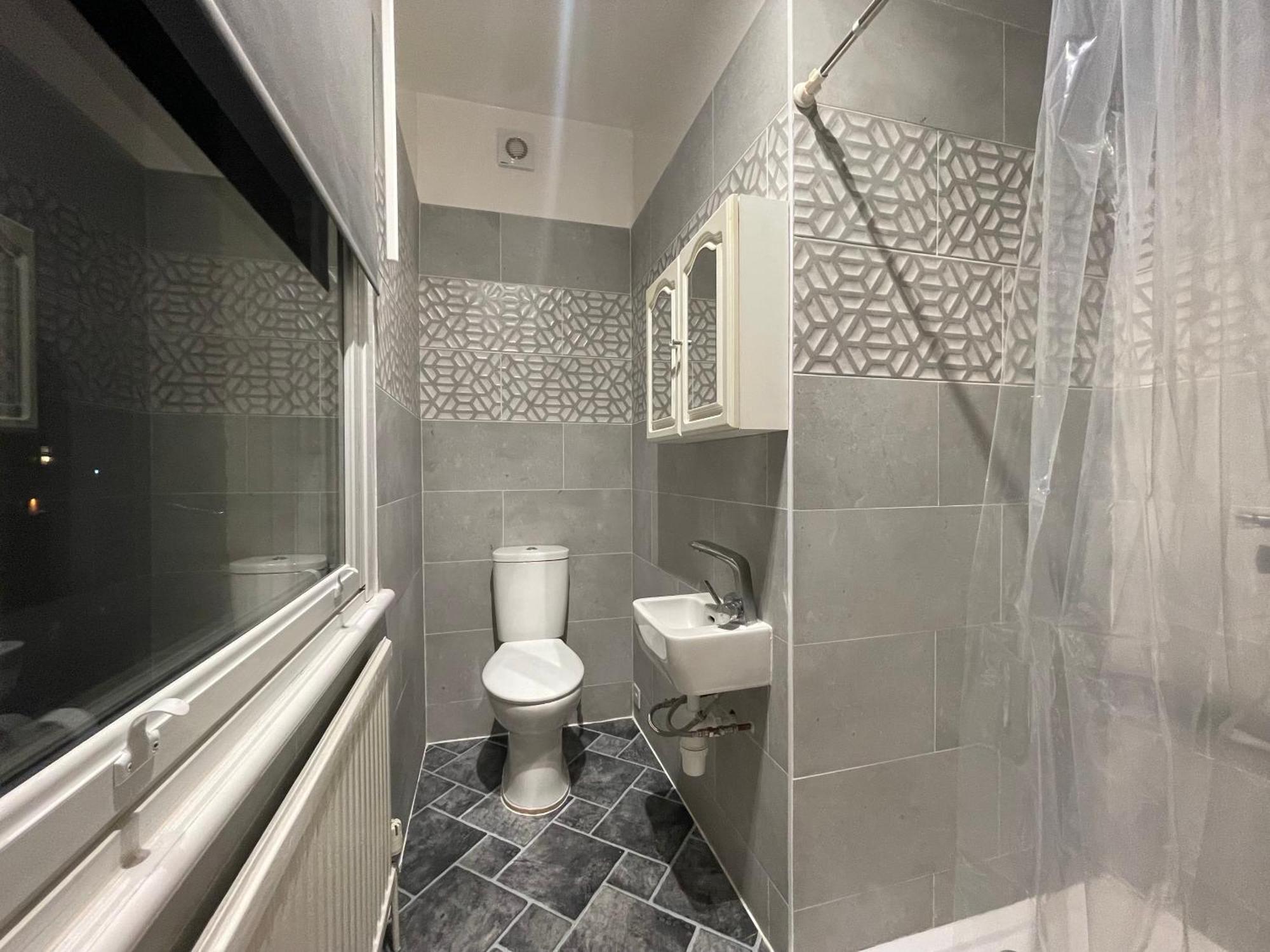 Room With Private Bathroom And Shared Kitchen Лондон Экстерьер фото